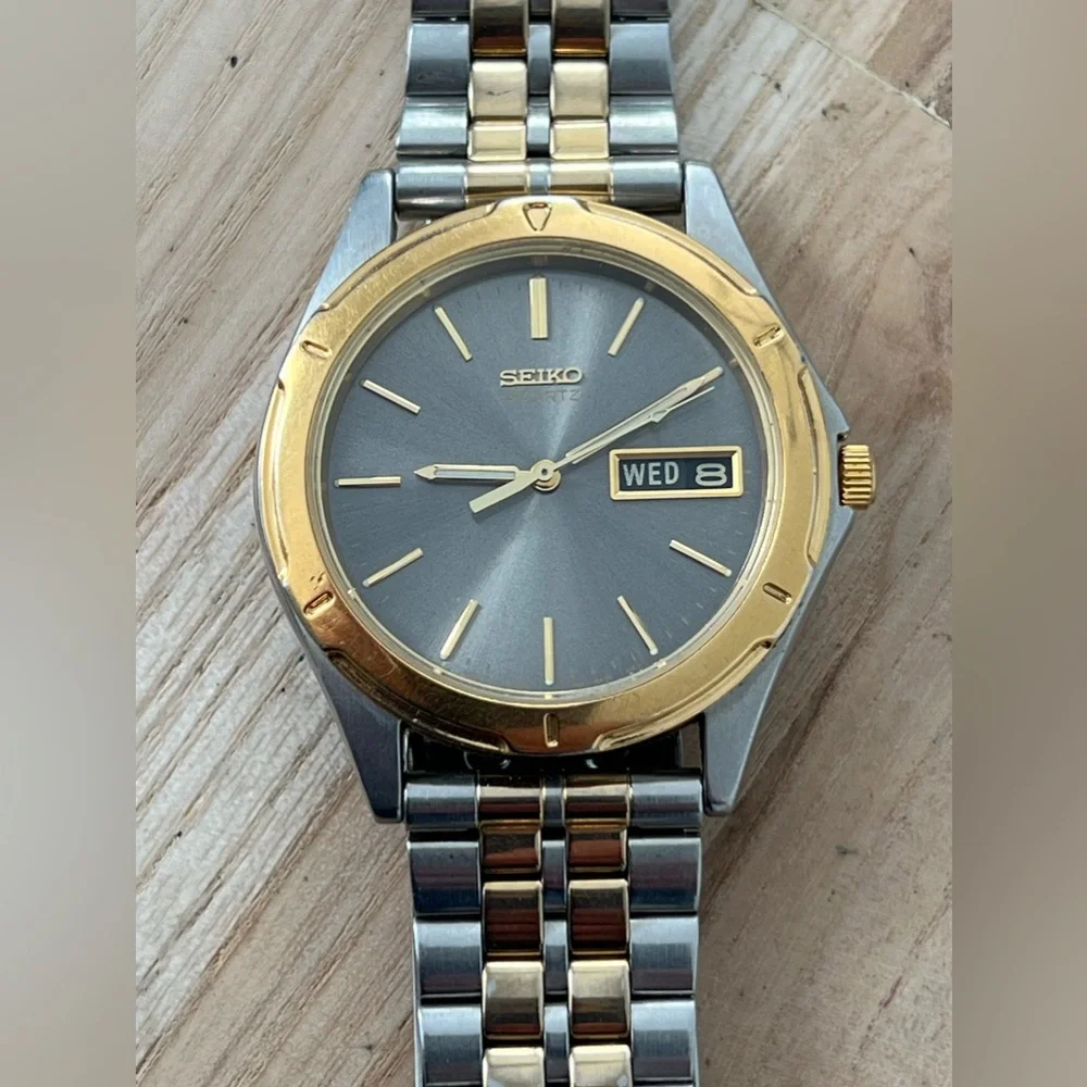 Seiko Men’s Watch Vintage Gray Dial Day Date Windows Two-Tone Stainless Bracelet